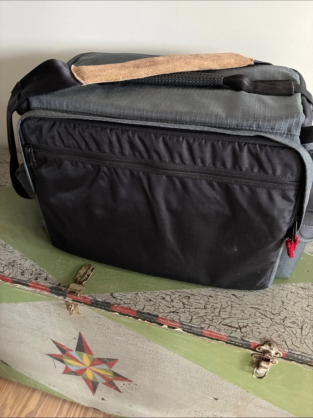 Tamrac Pro Camera Equipment Bag Adjustable Interior Travel Photography 17x11x10